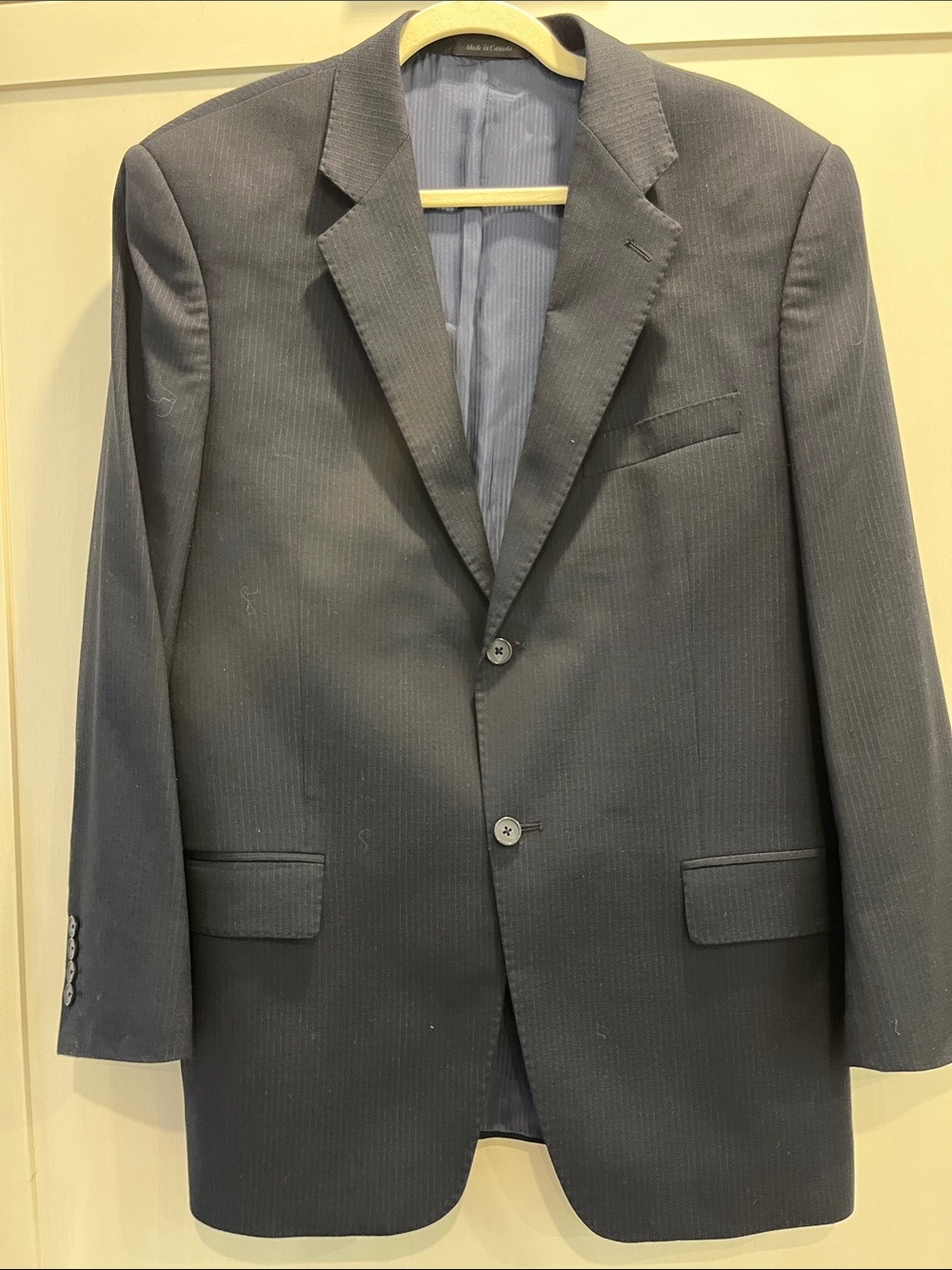 Loro Piana 100% wool fabric Roberto   subtle navy striped 2 button Blazer